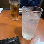 焼肉だるま - レモンサワー５００円　ウーロン茶２５０円