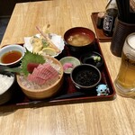 江坂海鮮食堂 おーうえすと - 生ビールが来たら直ぐに定食も到着