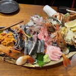 地酒と道産食材 一笑 - 旬の北海道が凝縮された大将厳選のお刺身盛り合わせ