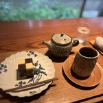 ゼンカフェ - 『野路の秋(のじのあき)』とほうじ茶
