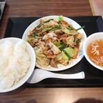 中華 わたる - 辛もつ炒め定食（980円）