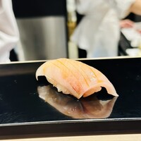 立喰 鮨となり - ブリ