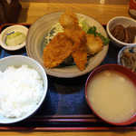 Misaki - 〔ランチ〕 ミックスフライ定食（￥820）。いか大根煮は深～い味わい