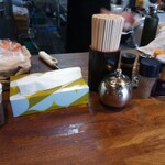 NAGAHAMAらーめん - テーブル