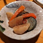 銘酒コーナーいさむ - 鎌倉野菜の焼き浸し