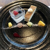 ポム・ダダン - 
