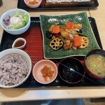 222398259 - 鶏と野菜の黒酢あん定食