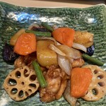 大戸屋 - 鶏と野菜の黒酢あんアップ