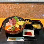 海鮮 縁食堂 - 贅沢海鮮丼