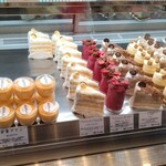 スイーツガーデン ユウジアジキ - ショーケース内1