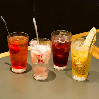 During the day, enjoy Ramen for lunch, and at night, enjoy Izakaya (Japanese-style bar) style drink as your main dish.