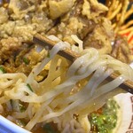 Ramen Izakaya Deniro - 菅野製麺所の中太ウェーブ麺