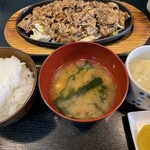 Yumeya - 焼肉定食＝700円
