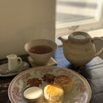 kiki:器々 - ポットの紅茶と古風なるスコン