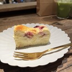 動悸 - 罪悪感の無いデザート　ラズベリーバスクチーズケーキ