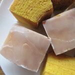 アラペイザンヌ - 八等分カット、表面のフォンダンが味のアクセント