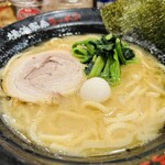 Yokohama Iekei Ramen Yuurakuya - ラーメン醤油