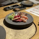 軍鶏 地鶏専門店 かしわ屋将軍 - ここの鳥刺しが1番