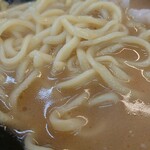 横浜ラーメン 相馬家 - 中太麺