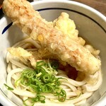 おにやんま - 冷｢並盛｣とり天ちくわ天ぶっかけ 590円