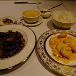 パンダ レストラン - その前に電撃でご飯が出て来た !