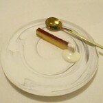 Restaurant KAITO - 茶菓子：プリン、細長くカットされた お洒落で美味しいプリンです。