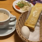 Komeda Kohi Ten - サラダを付けて正にな感じですね