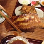 花鳥風月 - カリカリジューシーな餃子、本当にそばやさん