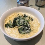 EAT - ほうれん草とクリームスパゲッティ 