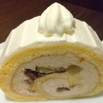 ケーエヌカフェ - 栗のロールケーキ