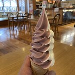 草津温泉 大滝乃湯 - 季節メニューの巨峰ソフトクリーム