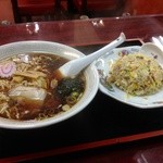 Ichiban - ラーメンと半チャーハン