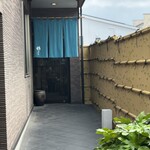 鶴よし - お店へのアプローチ