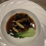 中国料理 桃李 - 豚スペアリブの黒豆ソース煮込み