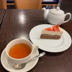 アタマンコーヒー - 料理写真:ダージリンセカンドフラッシュとアールグレイ・ブラウニーのケーキセット