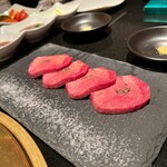 焼肉レストラン ロインズ - 