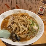 ラーメンとホルモンの店 とん八 - 