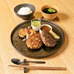 돼지고기 햄버거 × 검은 털 일본소 햄버거