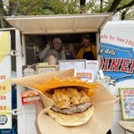 サントゥーダイナー - 『Caramel Mac'n Cheese Burger¥2,200』