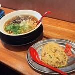 昭和食堂 - 炭焼鶏麺（醤油）、焼飯ミニ