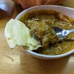 PIPILIKA - マトンカレーの肉と薄めのナン