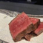 鉄板焼 Baknos - しっとりしてるけれどお肉らしい味のお肉