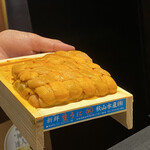 鉄板焼 Baknos - 本日、使用されるウニ