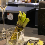 鉄板焼 Baknos - 丁寧に自分ですりおろします