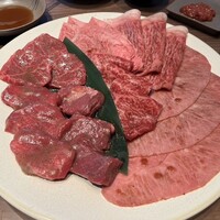 焼肉うしごろ 新宿三丁目店 - 