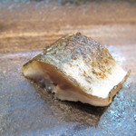 寿司栄 - 北海道産大黒秋刀魚の炙り