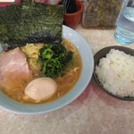 222453438 - ラーメン並、味付玉子、小ライス