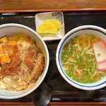 練り込みうどん「権」 - かつ丼830円＋小盛りうどん250円