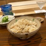 勢麟 - 松茸と地鶏の炊き込みご飯　お漬物