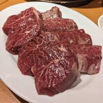 炭火焼肉ホルモン まるは - 